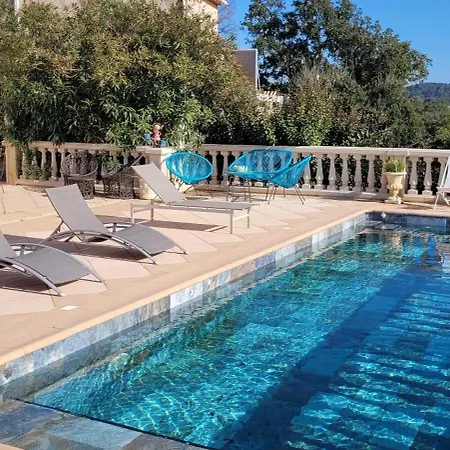 Вилла Bastide Provencale Raphael Valescure