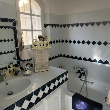 Bastide Provençale Raphaël Valescure Villa