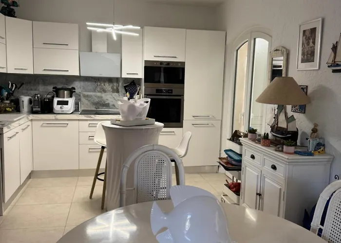 Bastide Provencale Raphael Valescure