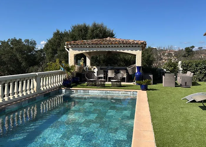 Bastide Provencale Raphael Valescure * Saint-Raphaël